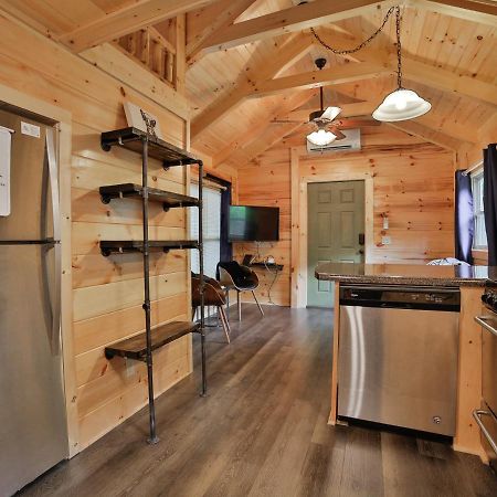 Thomas Cabin Forest Tiny Cabin With Hot Tub Chattanooga Eksteriør billede