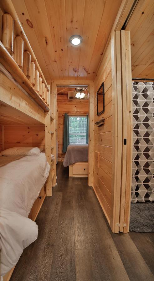 Thomas Cabin Forest Tiny Cabin With Hot Tub Chattanooga Eksteriør billede