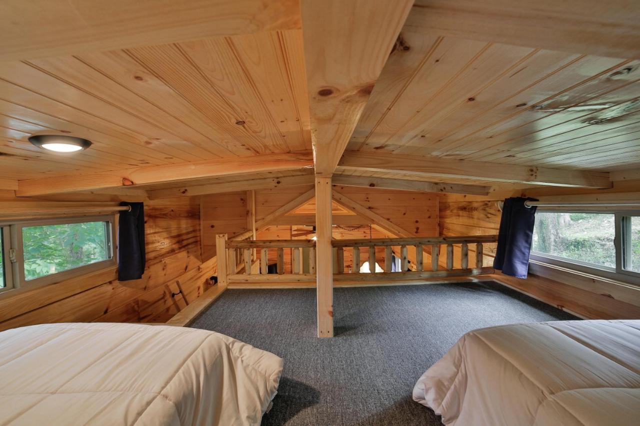 Thomas Cabin Forest Tiny Cabin With Hot Tub Chattanooga Eksteriør billede