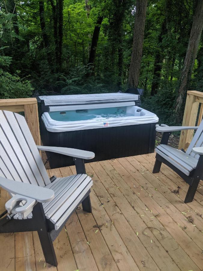 Thomas Cabin Forest Tiny Cabin With Hot Tub Chattanooga Eksteriør billede