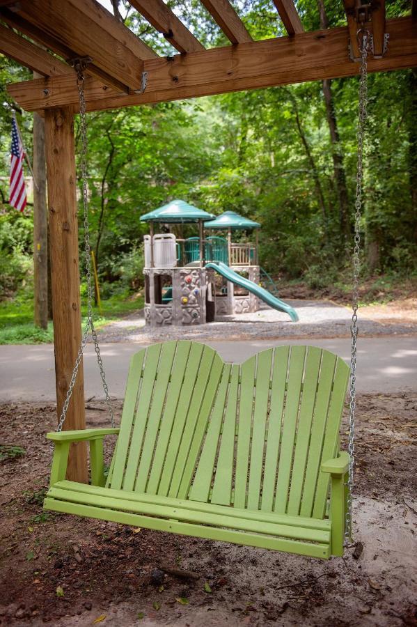 Thomas Cabin Forest Tiny Cabin With Hot Tub Chattanooga Eksteriør billede